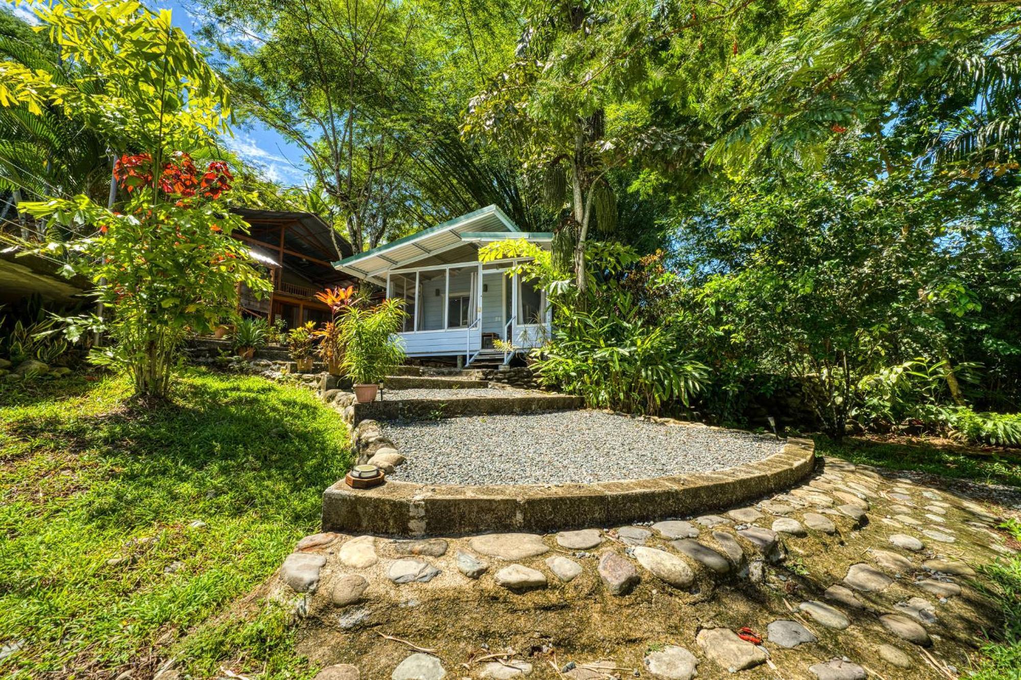 Bamboo River House And Hotel Dominical Exterior foto