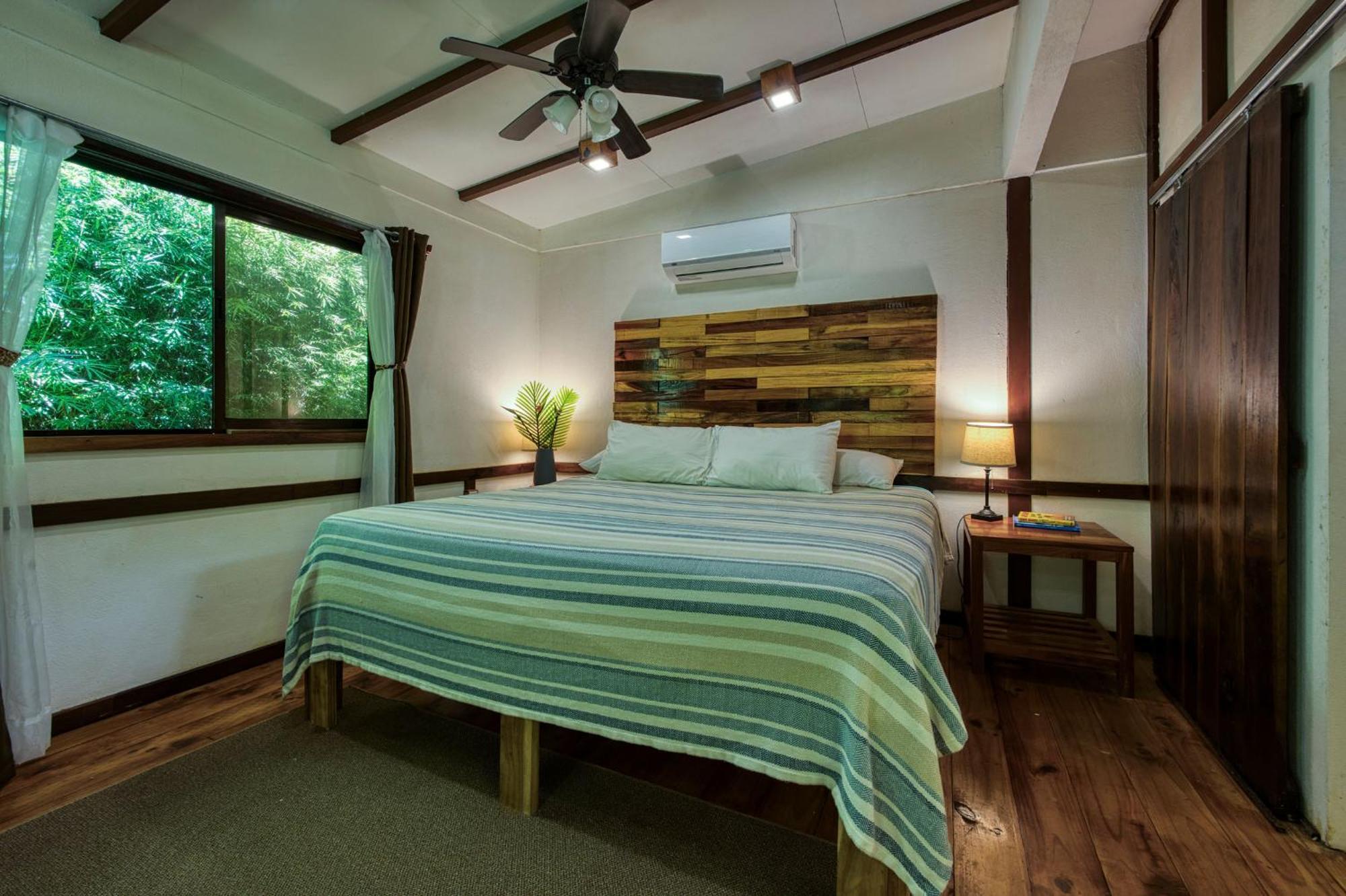 Bamboo River House And Hotel Dominical Exterior foto