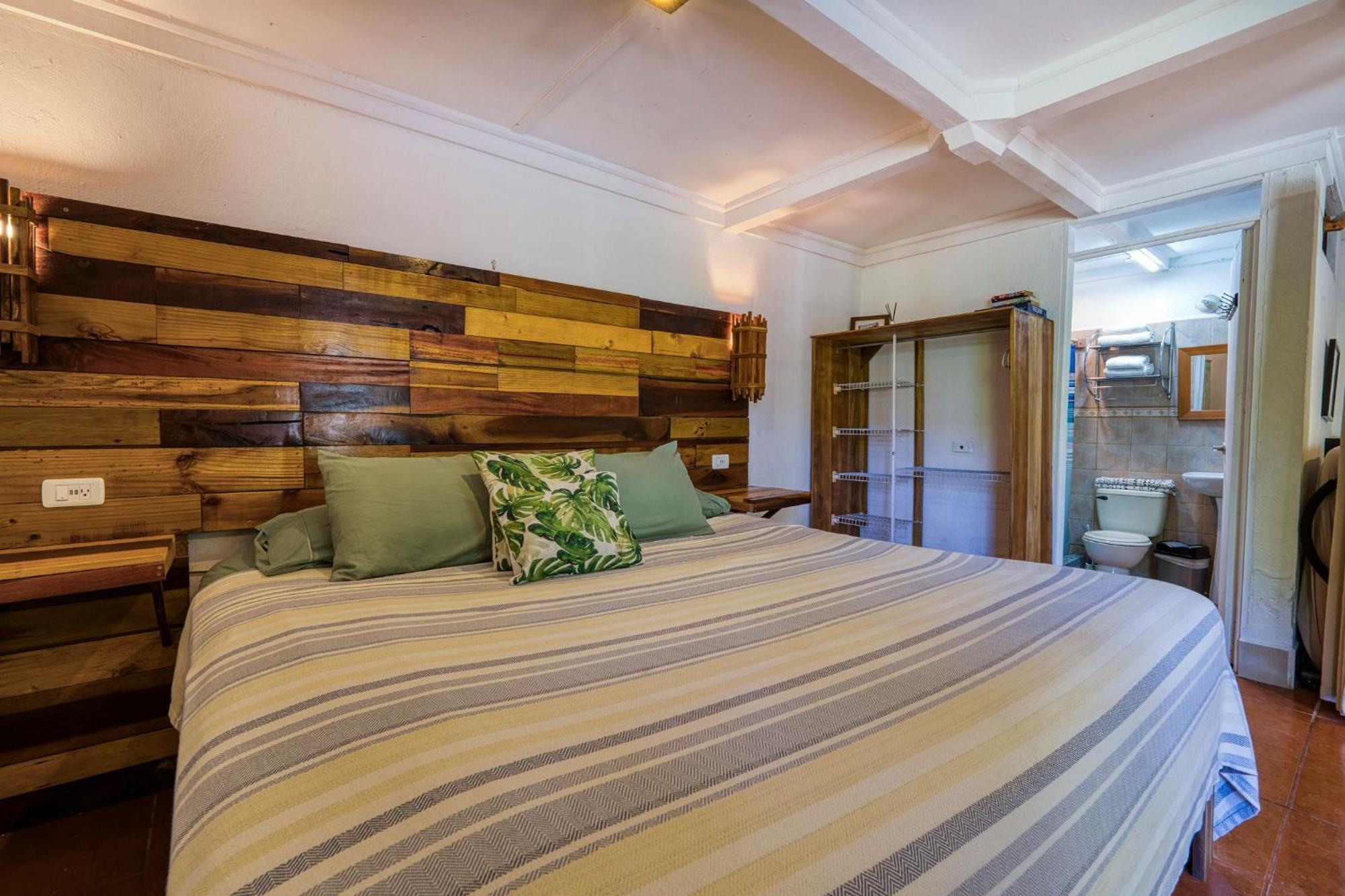 Bamboo River House And Hotel Dominical Exterior foto